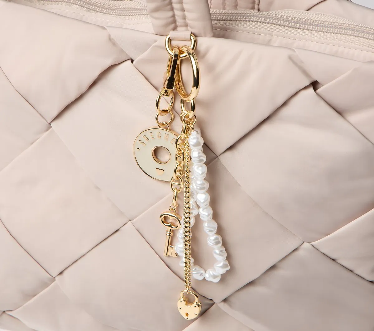 Skechers Bag Charm – Pearl Lock And Key