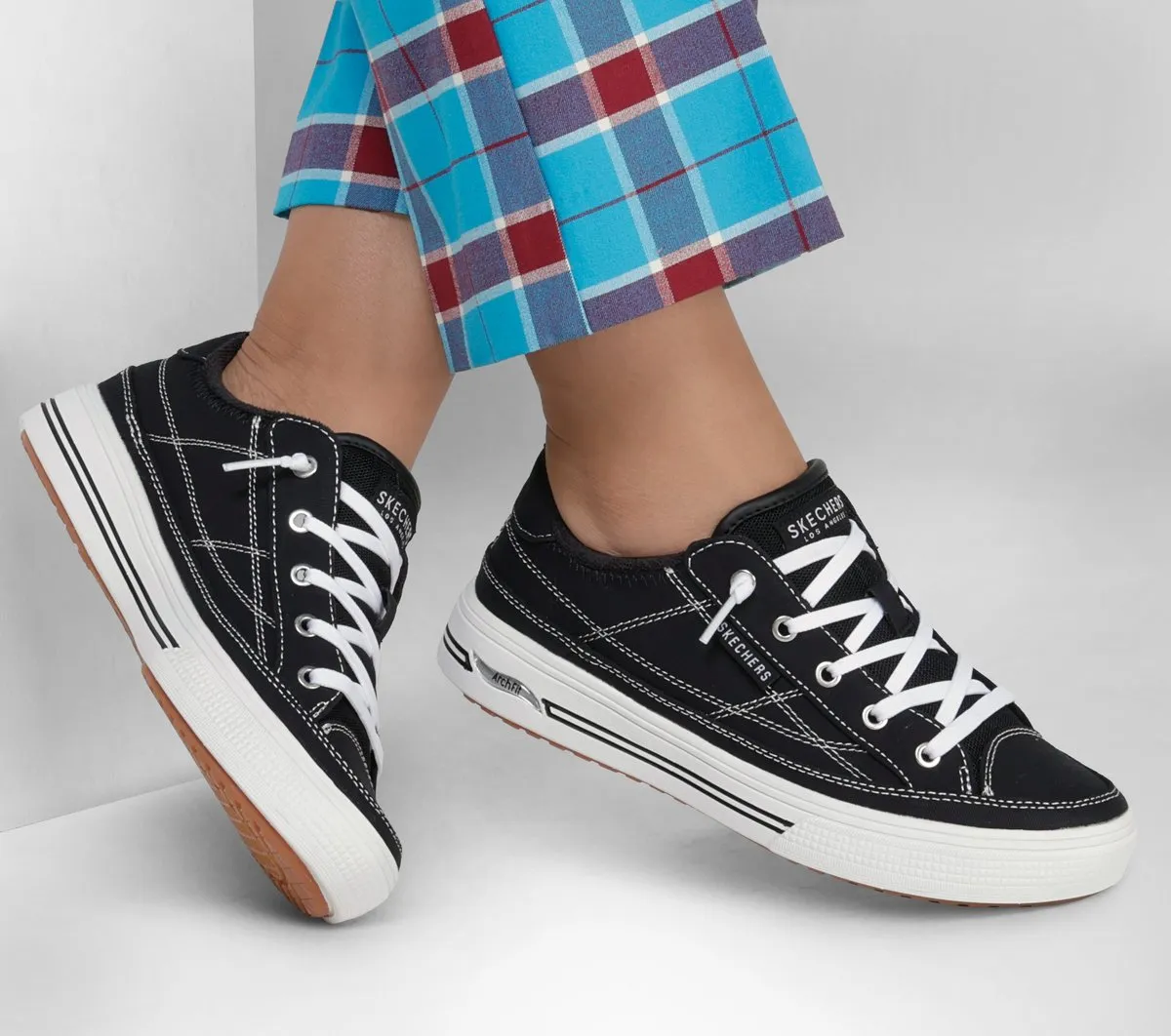 Skechers Arch Fit Arcade – Arcata