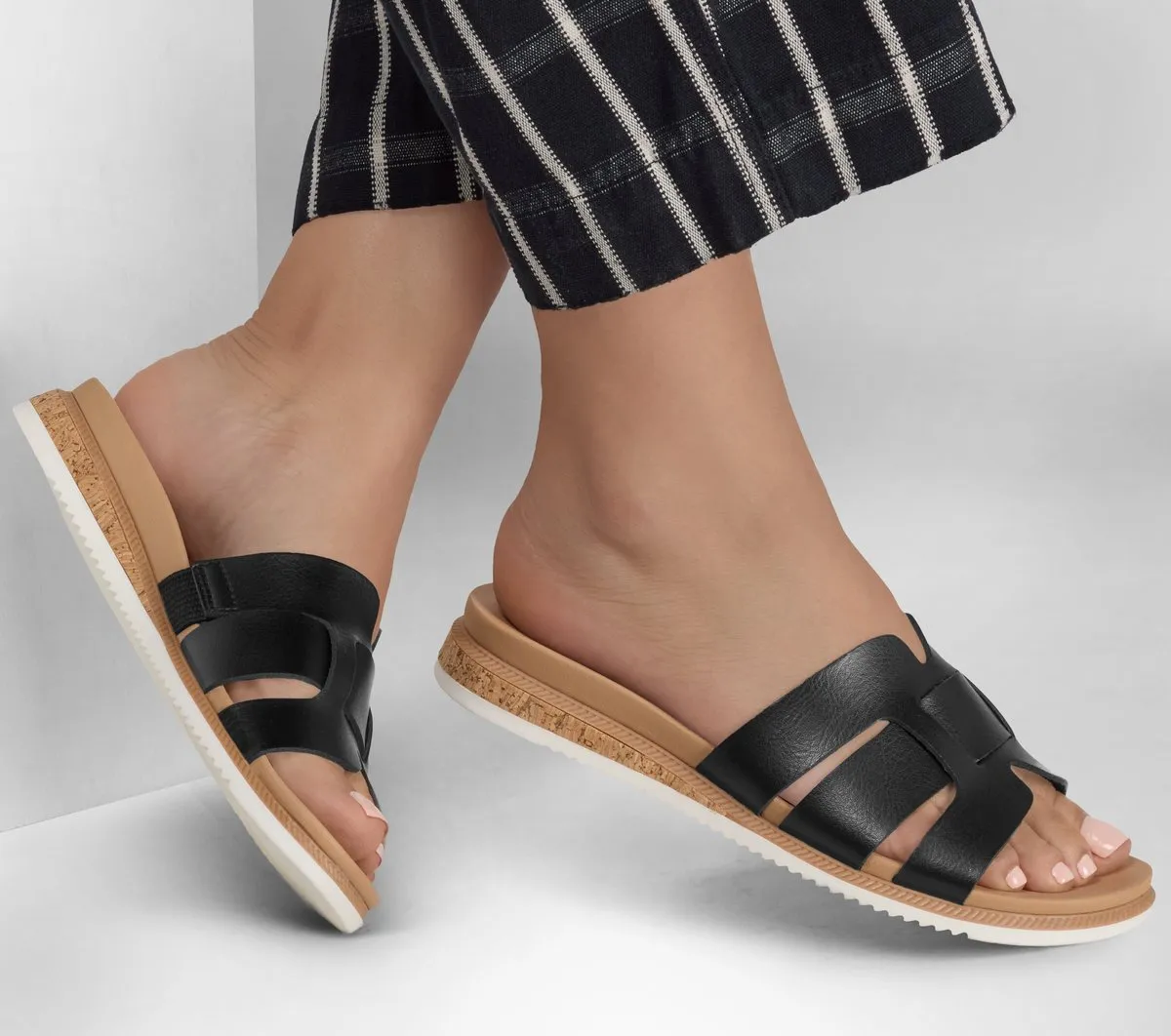 Skechers BOBS Desert Kiss Low – Peak Look
