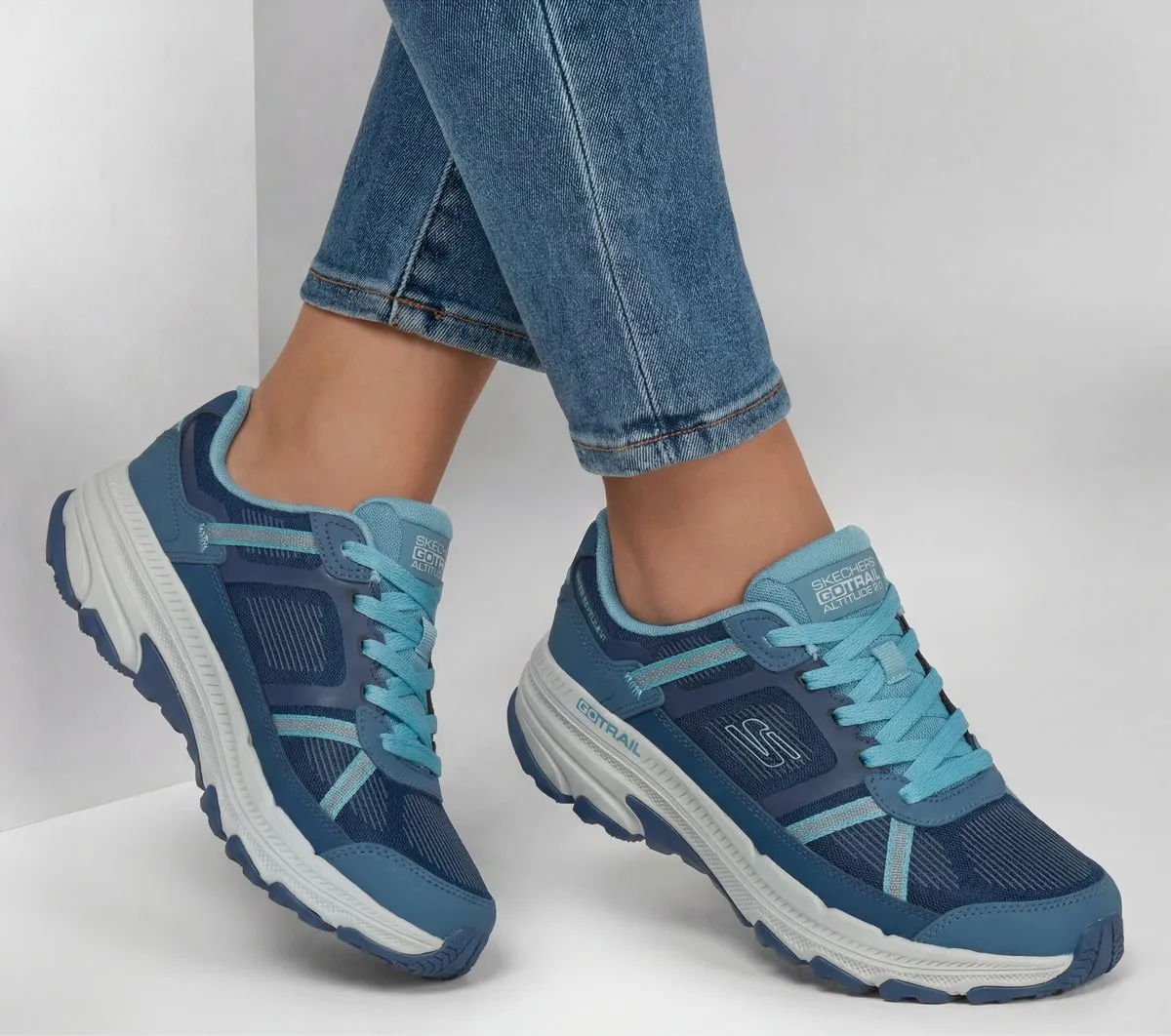 Skechers GO RUN Trail Altitude 2.0 –&nbsp;Red Rock