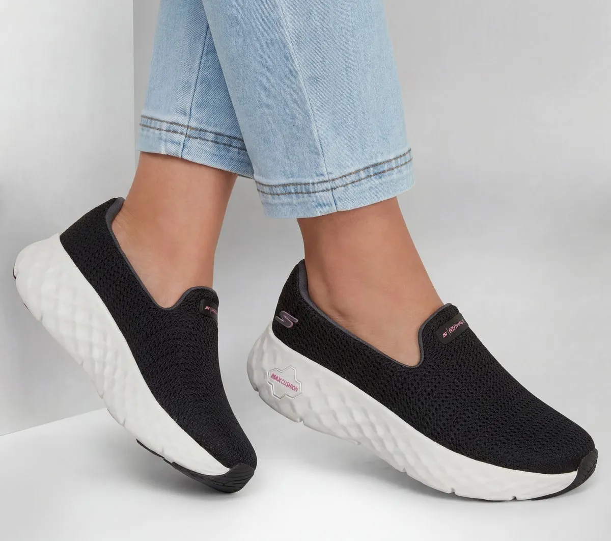 Skechers GO WALK Max Cushioning Flex – Stormi