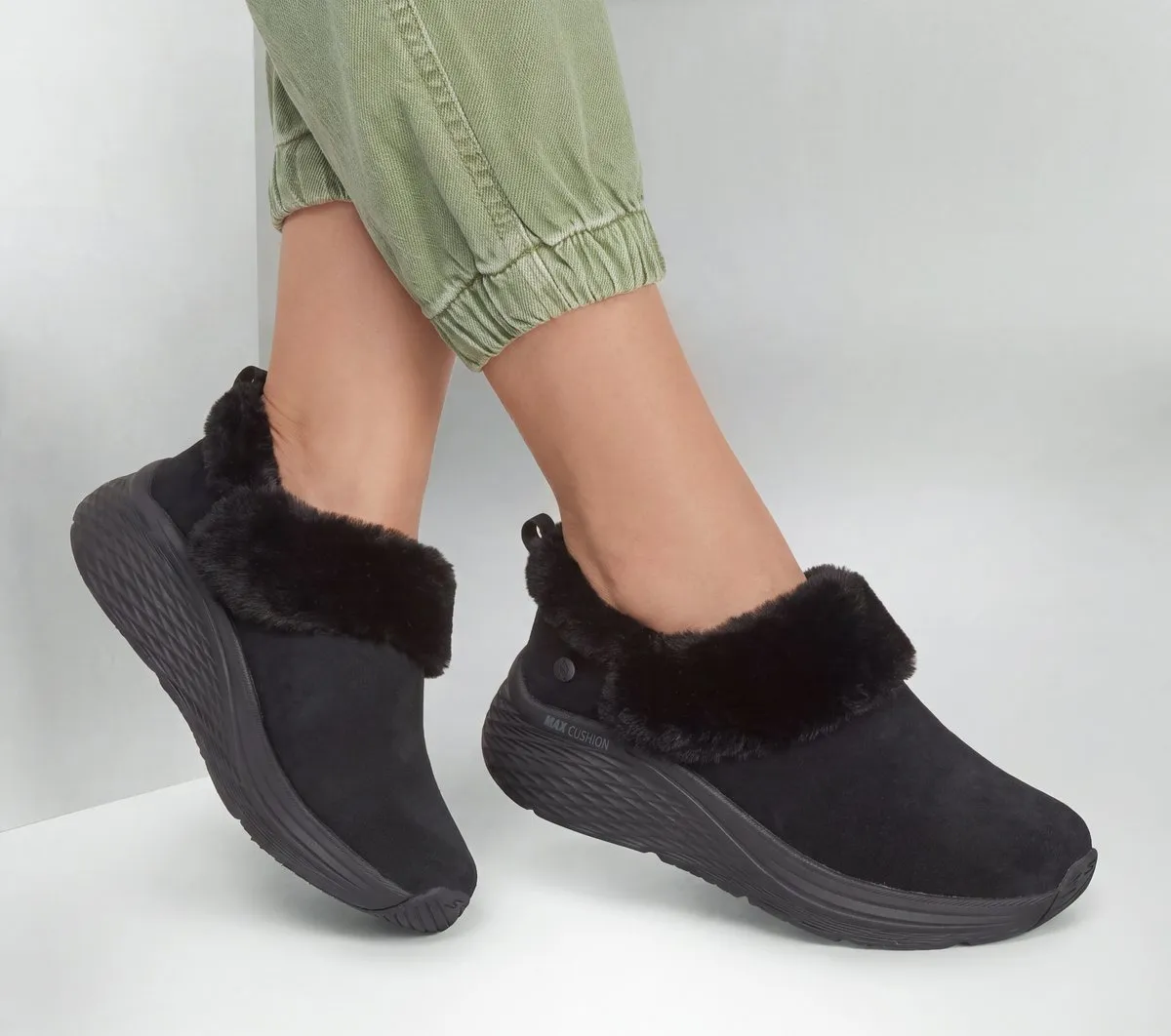 Skechers Max Cushioning Elite 2.0 Boot – Snuggle