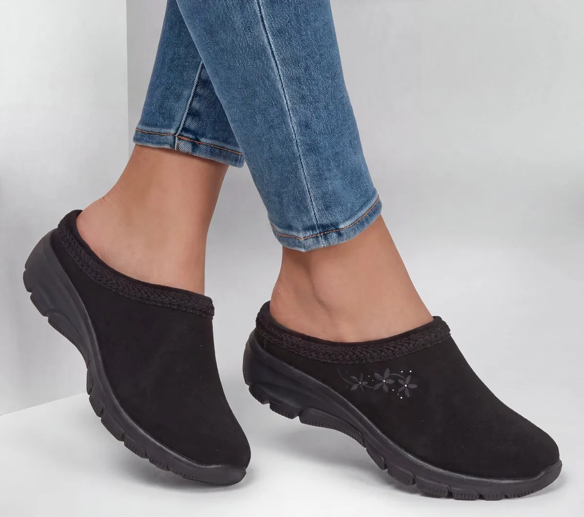 Skechers Relaxed Fit: Easy Going –&nbsp;Soft Charm