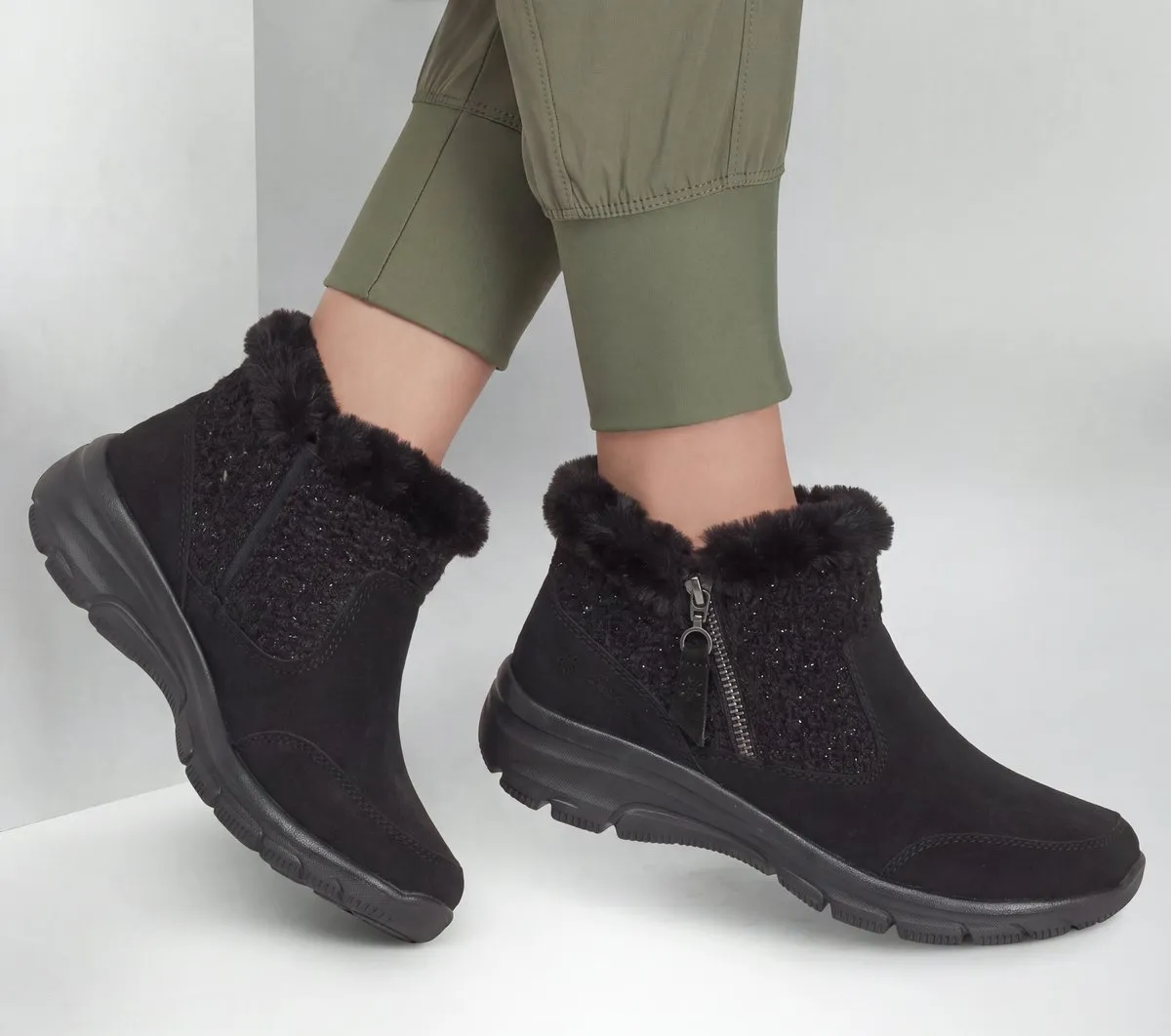 Skechers Relaxed Fit: Easy Going – Warm Emotions