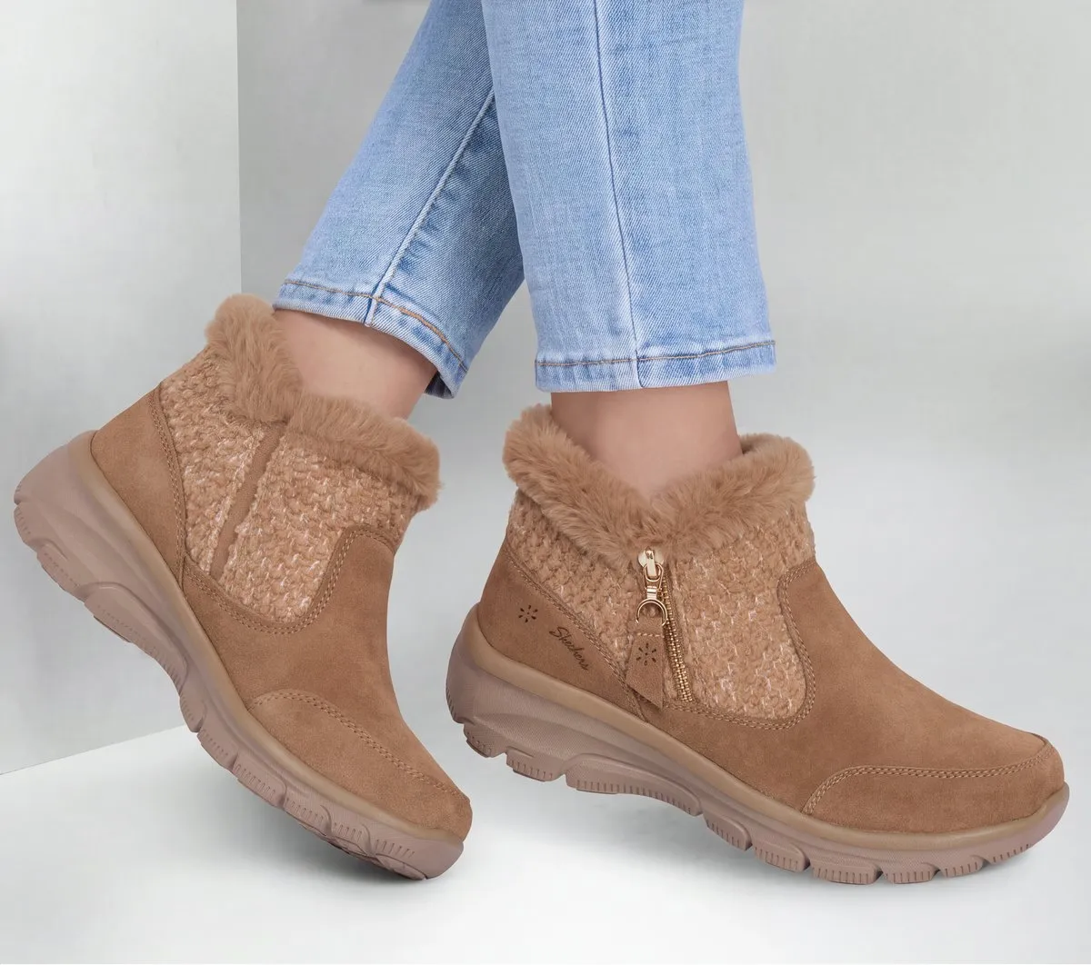 Skechers Relaxed Fit: Easy Going – Warm Emotions
