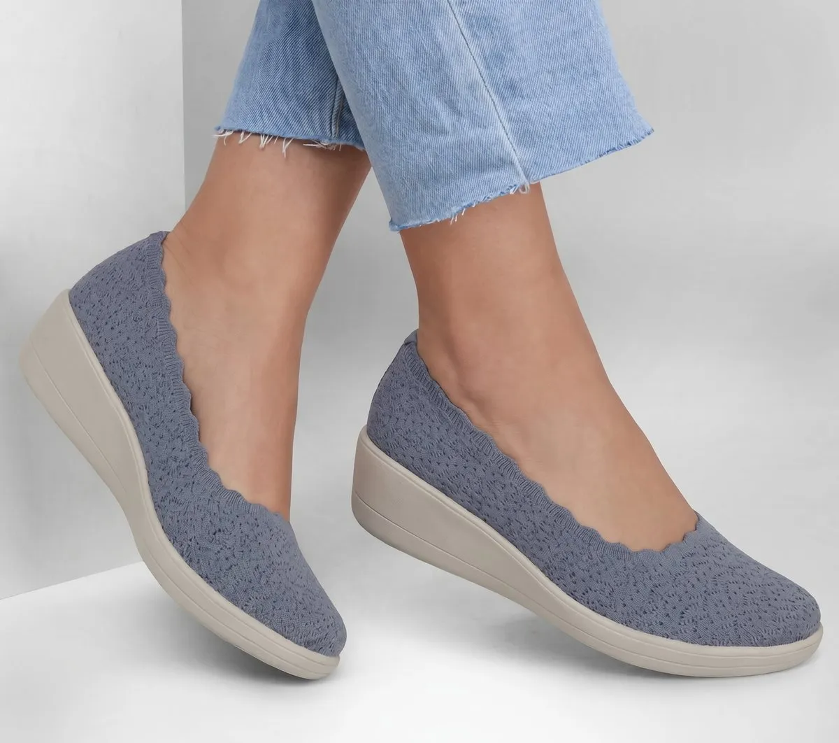 Skechers Relaxed Fit: Newport Wedge – Softly Stitched