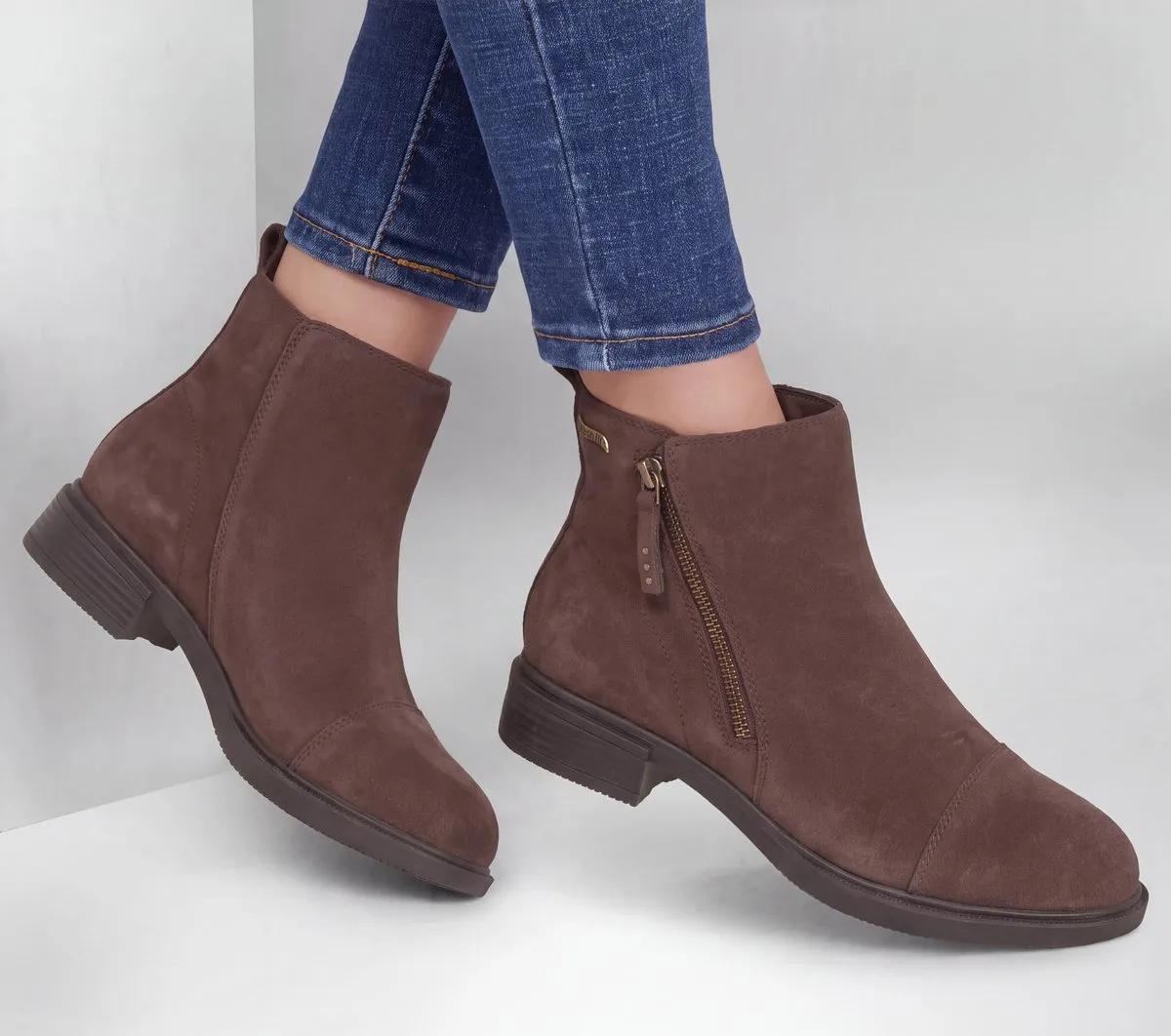 Skechers Arch Fit Tenley – Understated