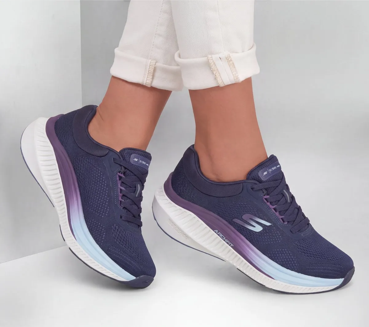 Skechers GO WALK Max Cushioning Arch Fit – Clare