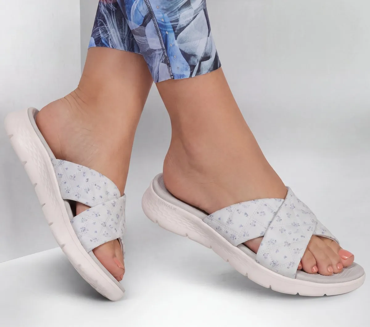 Skechers GO WALK Flex Sandal – Cozy Fit Blossom