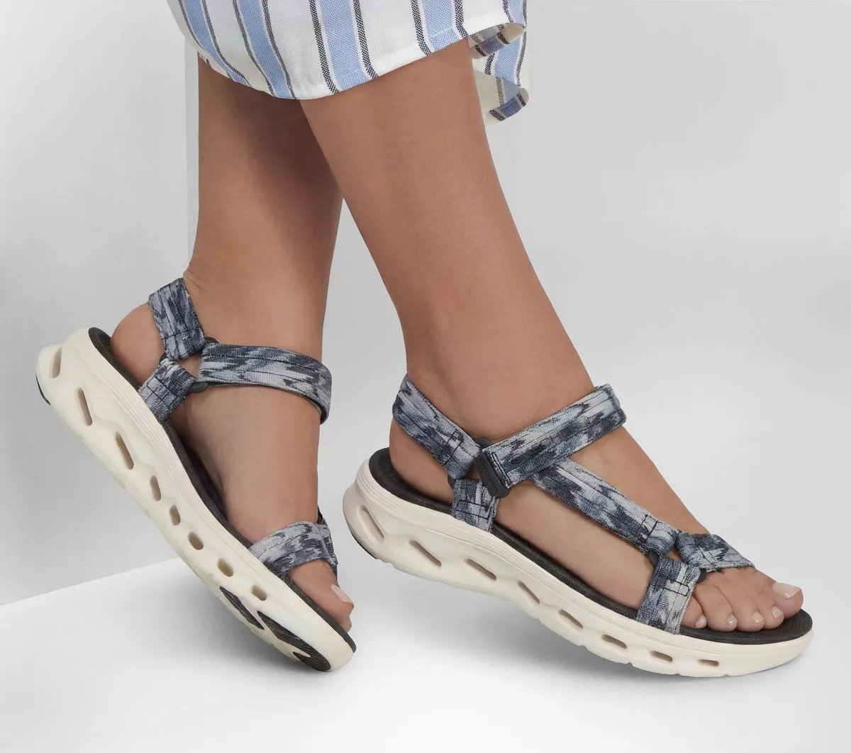Skechers GO WALK Glide-Step 2.0 Sandal – Ava