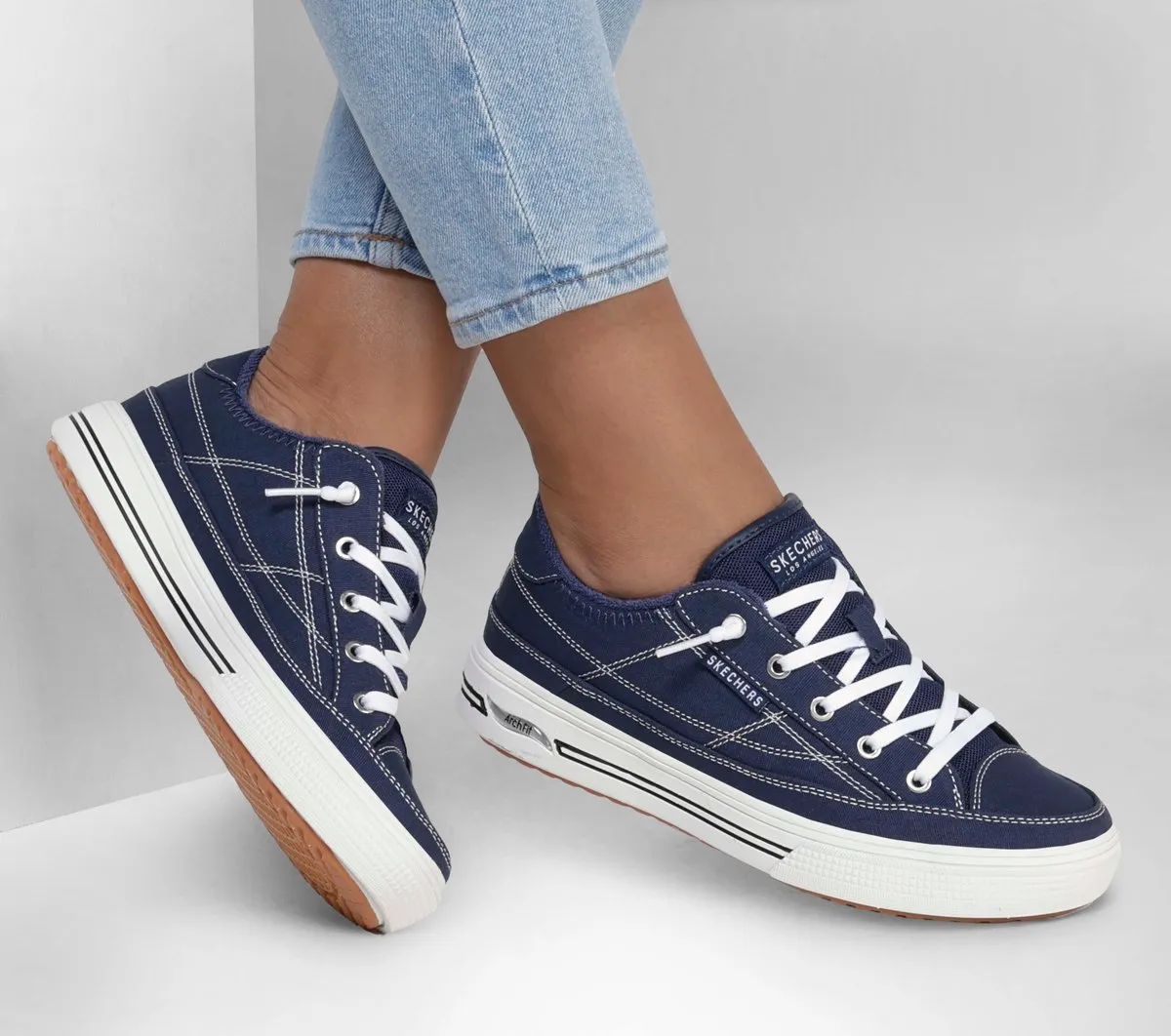 Skechers Arch Fit Arcade – Arcata
