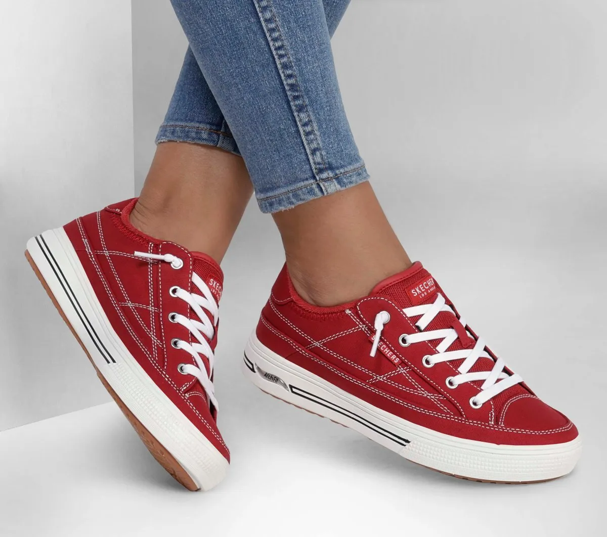 Skechers Arch Fit Arcade – Arcata